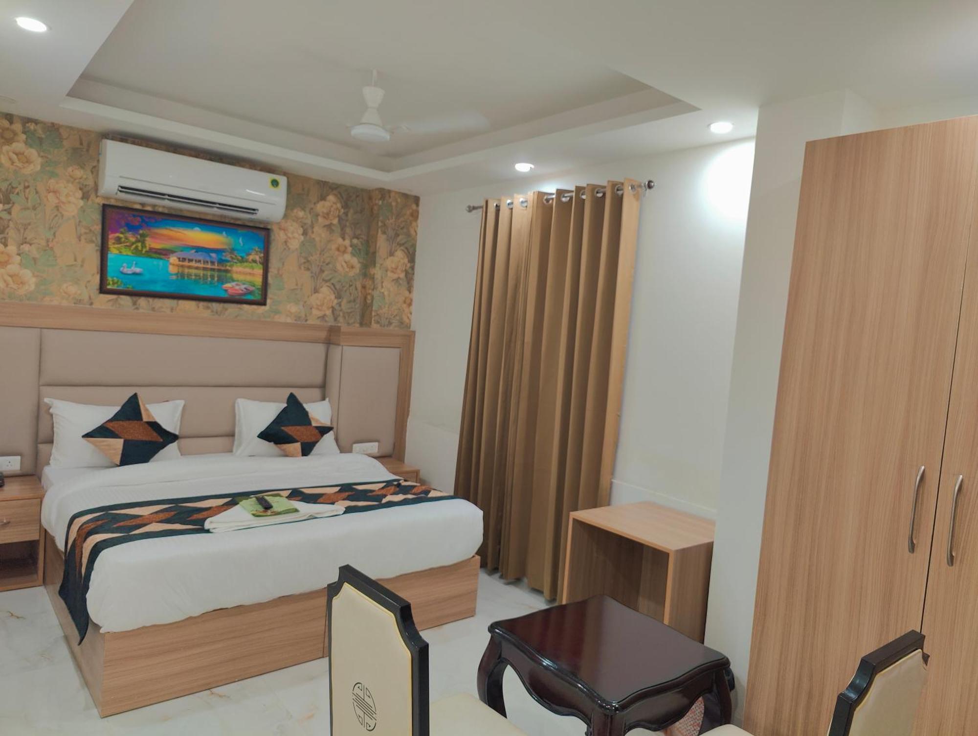 Couette-café Decent Suites Inn- Mahipalpur, Delhi Airport, Aerocity New Delhi