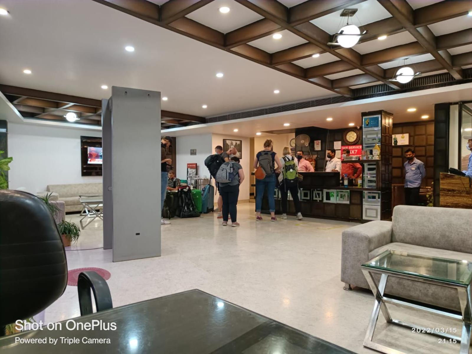 Couette-café Decent Suites Inn- Mahipalpur, Delhi Airport, Aerocity New Delhi