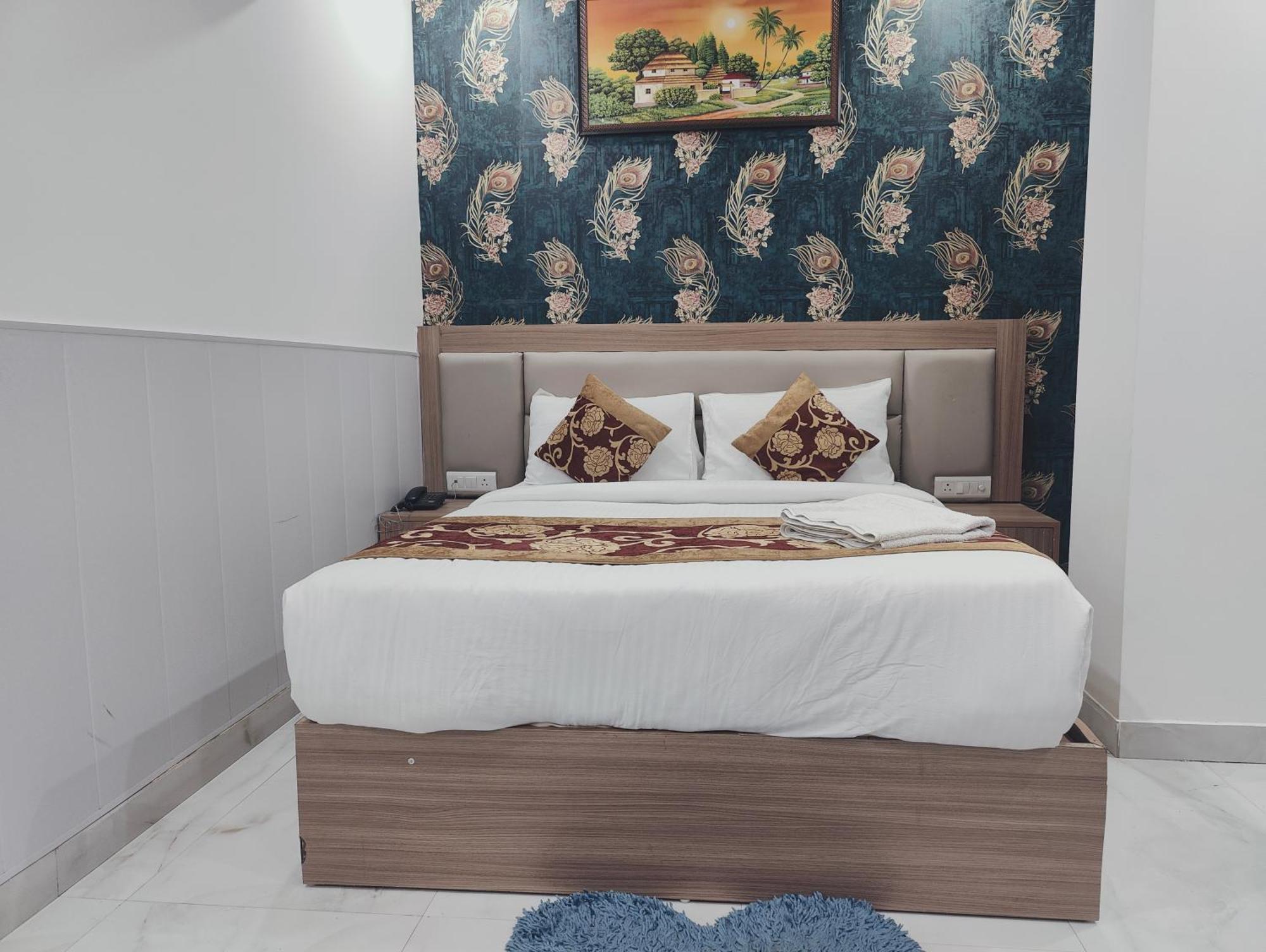 Decent Suites Inn- Mahipalpur, Delhi Airport, Aerocity Couette-café New Delhi