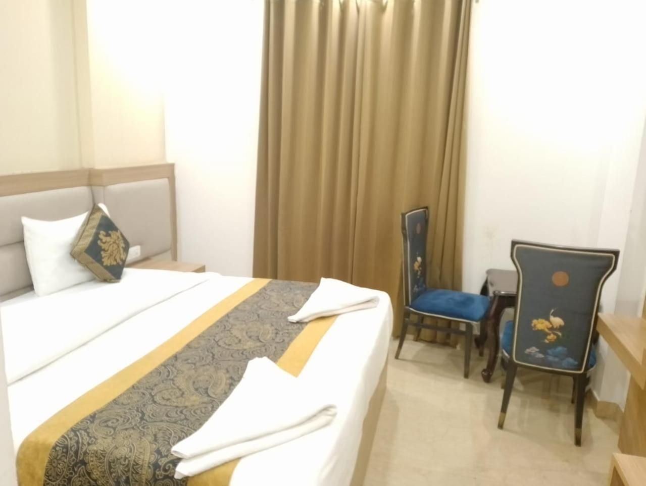 Decent Suites Inn- Mahipalpur, Delhi Airport, Aerocity 4* New Delhi