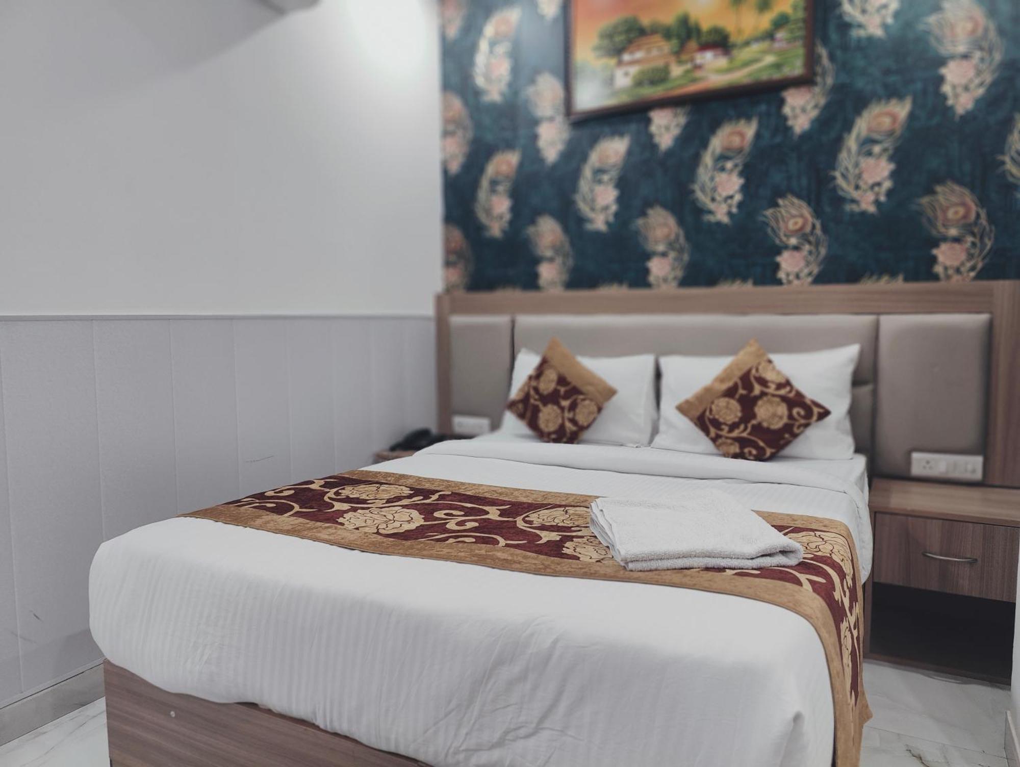 Couette-café Decent Suites Inn- Mahipalpur, Delhi Airport, Aerocity New Delhi