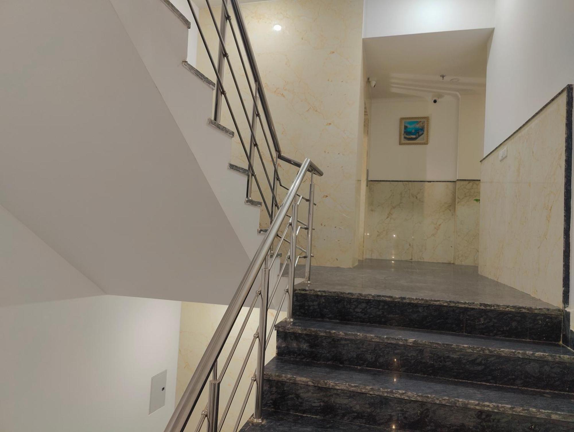 Decent Suites Inn- Mahipalpur, Delhi Airport, Aerocity New Delhi