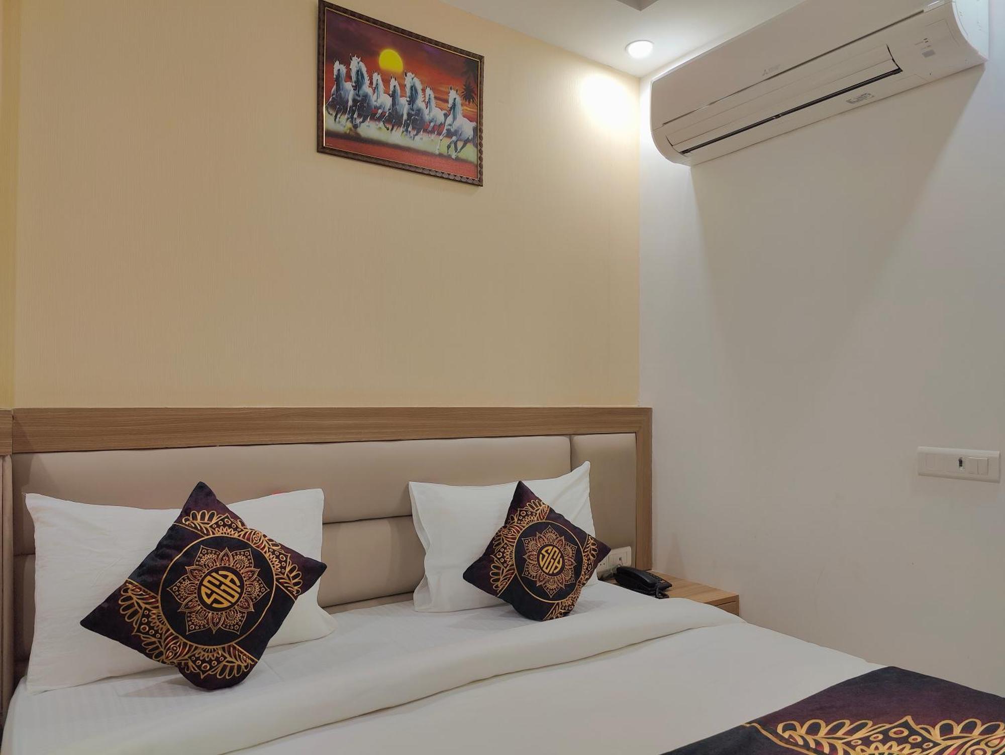 Decent Suites Inn- Mahipalpur, Delhi Airport, Aerocity Couette-café New Delhi