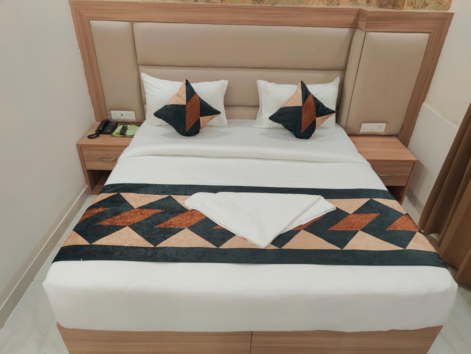 Decent Suites Inn- Mahipalpur, Delhi Airport, Aerocity New Delhi