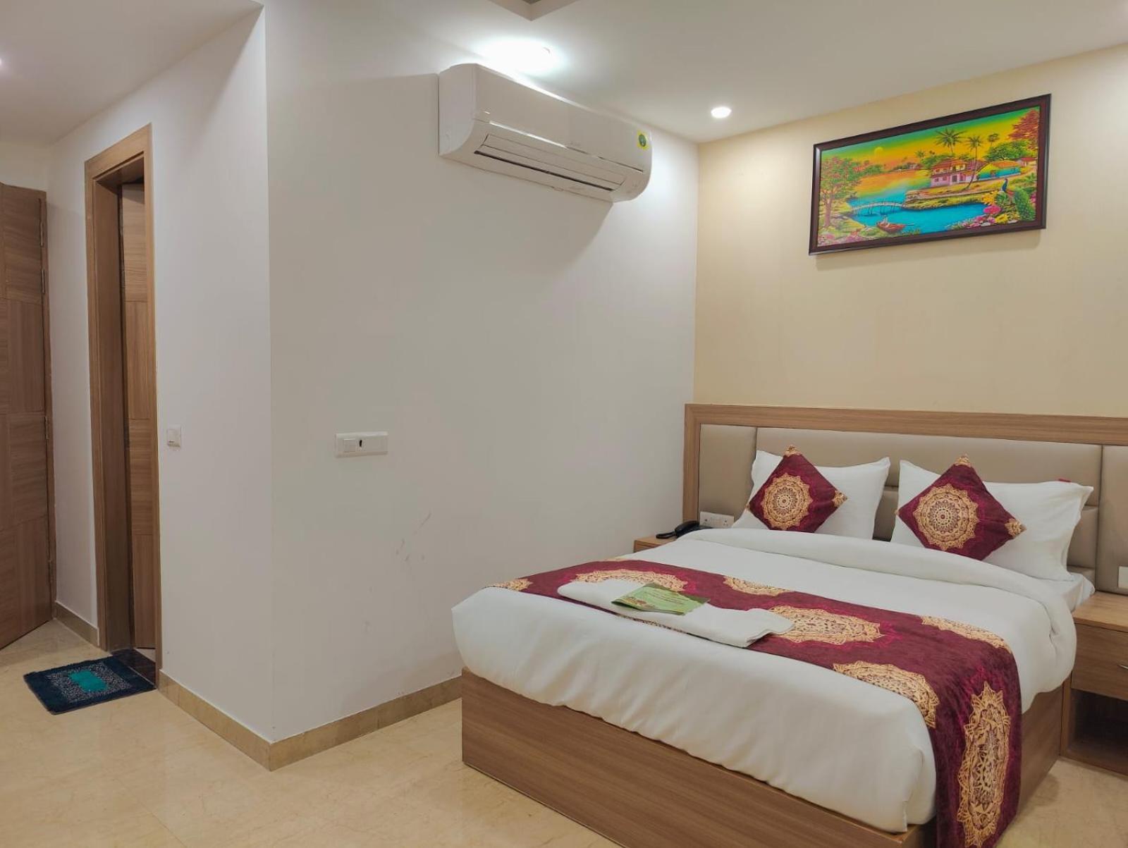 Decent Suites Inn- Mahipalpur, Delhi Airport, Aerocity 4* New Delhi