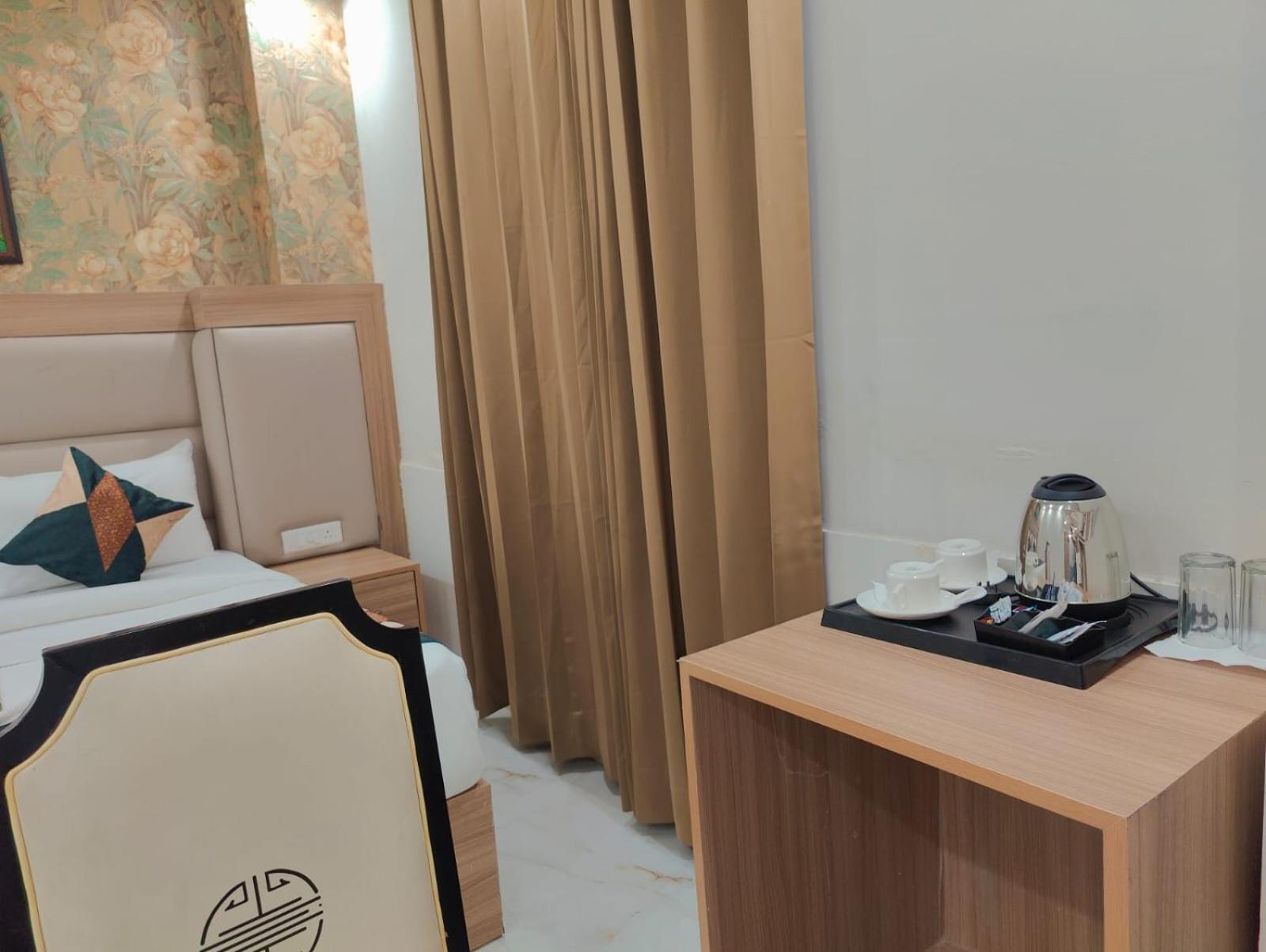 Decent Suites Inn- Mahipalpur, Delhi Airport, Aerocity New Delhi