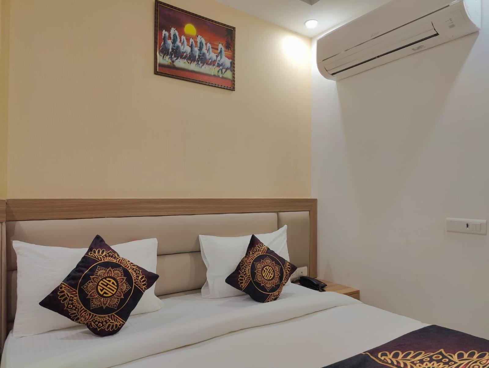 Decent Suites Inn- Mahipalpur, Delhi Airport, Aerocity 4* New Delhi
